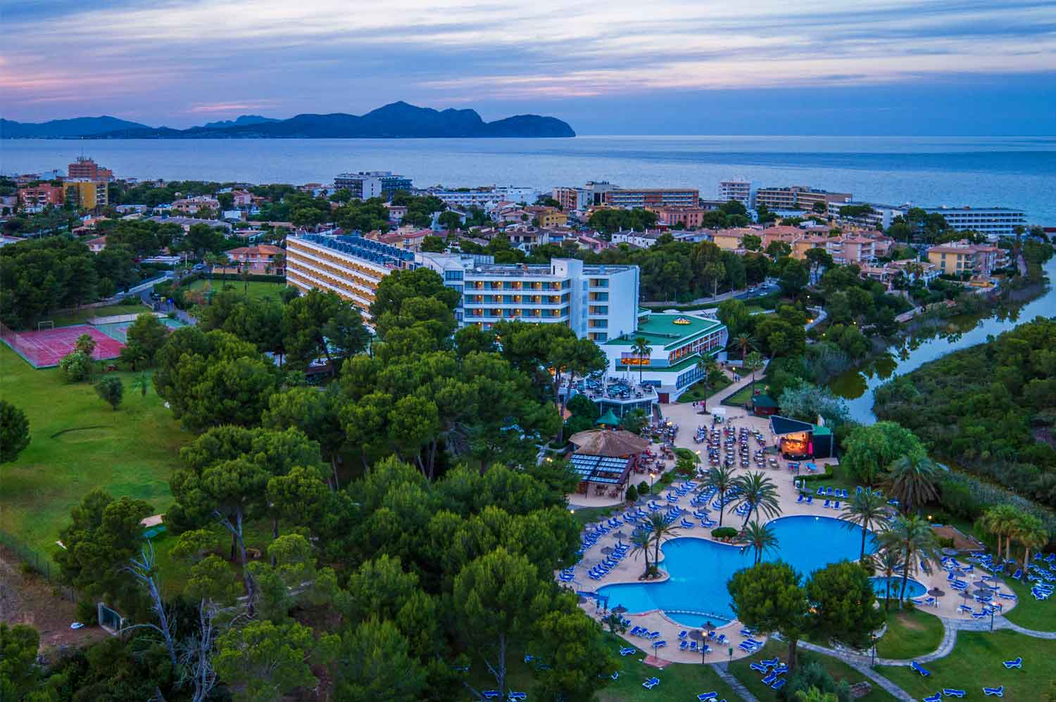 Hotel Exagon Park connects with Dingus® in Mallorca